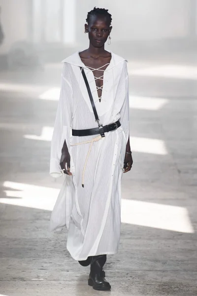 Look 11